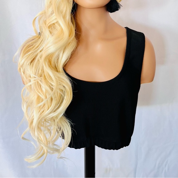 Very Pretty 28” Blonde Premium Fiber Daily Wear or Event Lace Front Wig - Picture 9 of 16